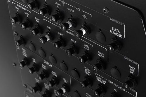 B737NG CIRCUIT BREAKERS PANELS